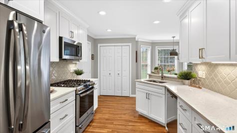 114 Fox Hollow Avon CT 06001