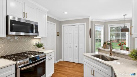 114 Fox Hollow Avon CT 06001