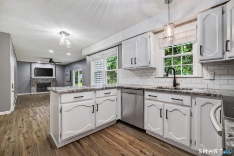 42 Wood Terrace East Haven CT 06513