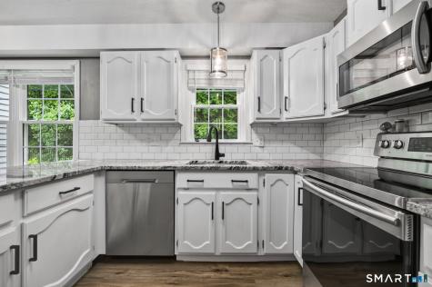 42 Wood Terrace East Haven CT 06513