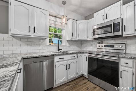 42 Wood Terrace East Haven CT 06513