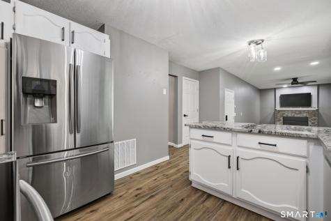 42 Wood Terrace East Haven CT 06513