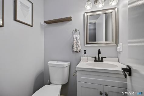 42 Wood Terrace East Haven CT 06513
