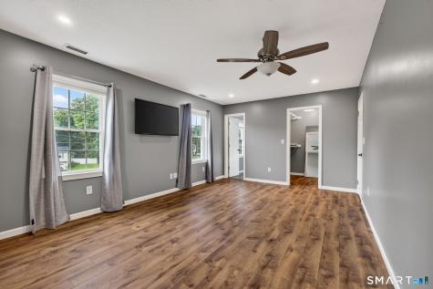 42 Wood Terrace East Haven CT 06513