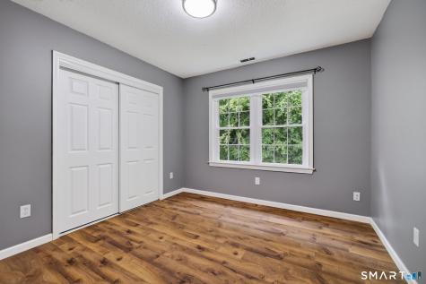 42 Wood Terrace East Haven CT 06513