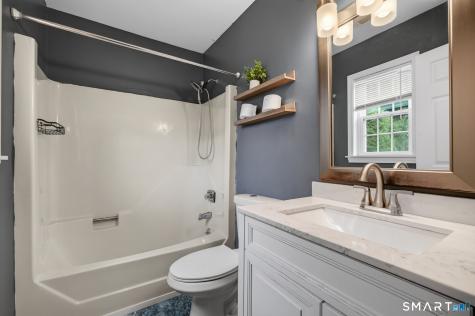 42 Wood Terrace East Haven CT 06513