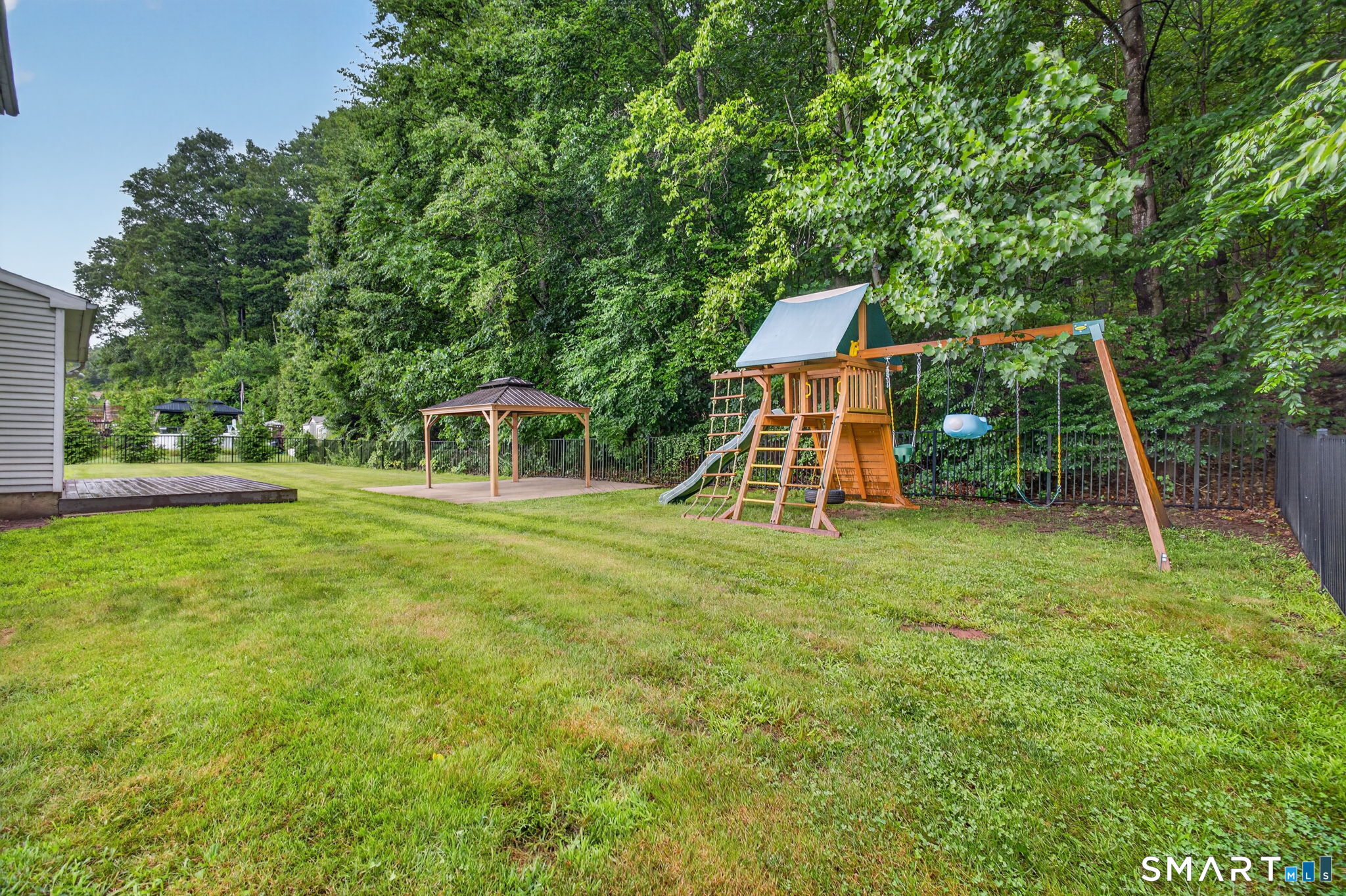 42 Wood Terrace East Haven CT 06513