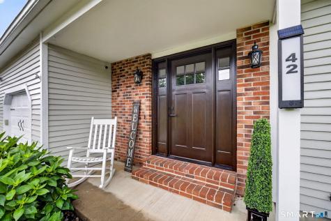 42 Wood Terrace East Haven CT 06513