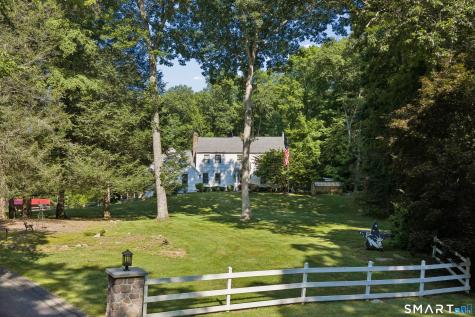 9 Fox Hollow Lane Newtown CT 06482