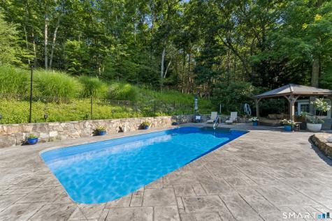 9 Fox Hollow Lane Newtown CT 06482
