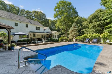 9 Fox Hollow Lane Newtown CT 06482