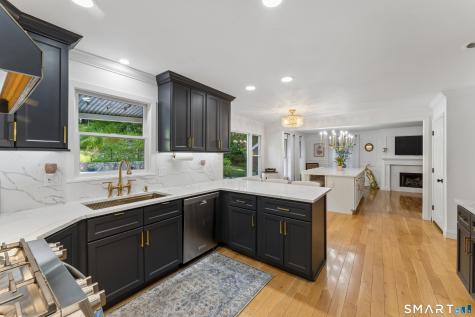9 Fox Hollow Lane Newtown CT 06482