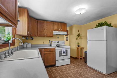 53 Cleveland Street Putnam CT 06260