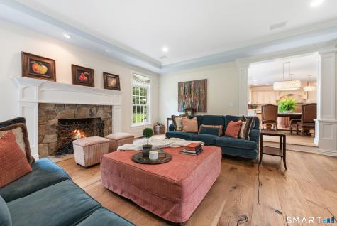 21 Williamsburg Lane Avon CT 06001