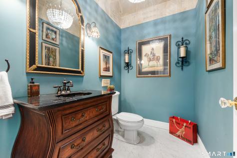 21 Williamsburg Lane Avon CT 06001
