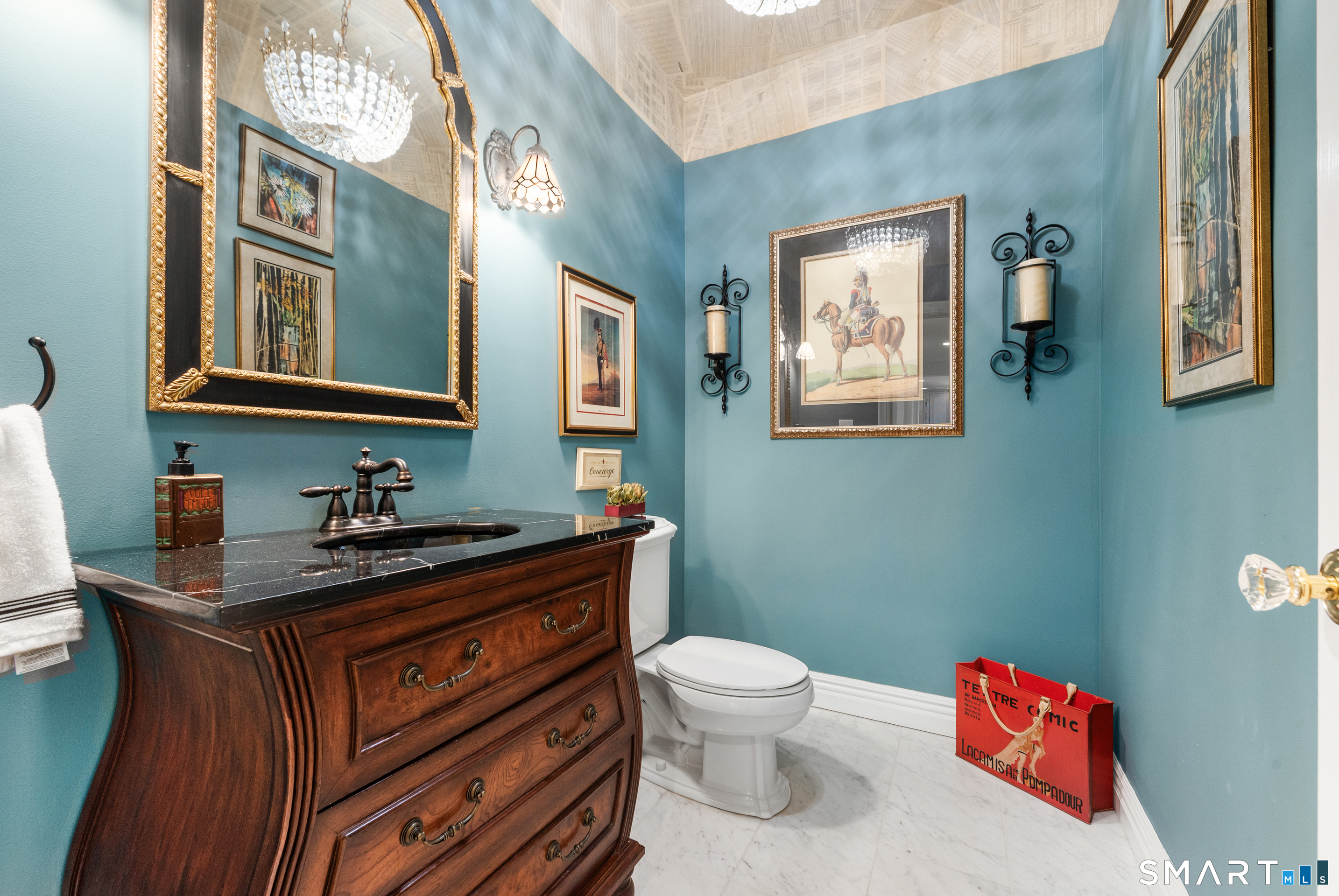 21 Williamsburg Lane Avon CT 06001