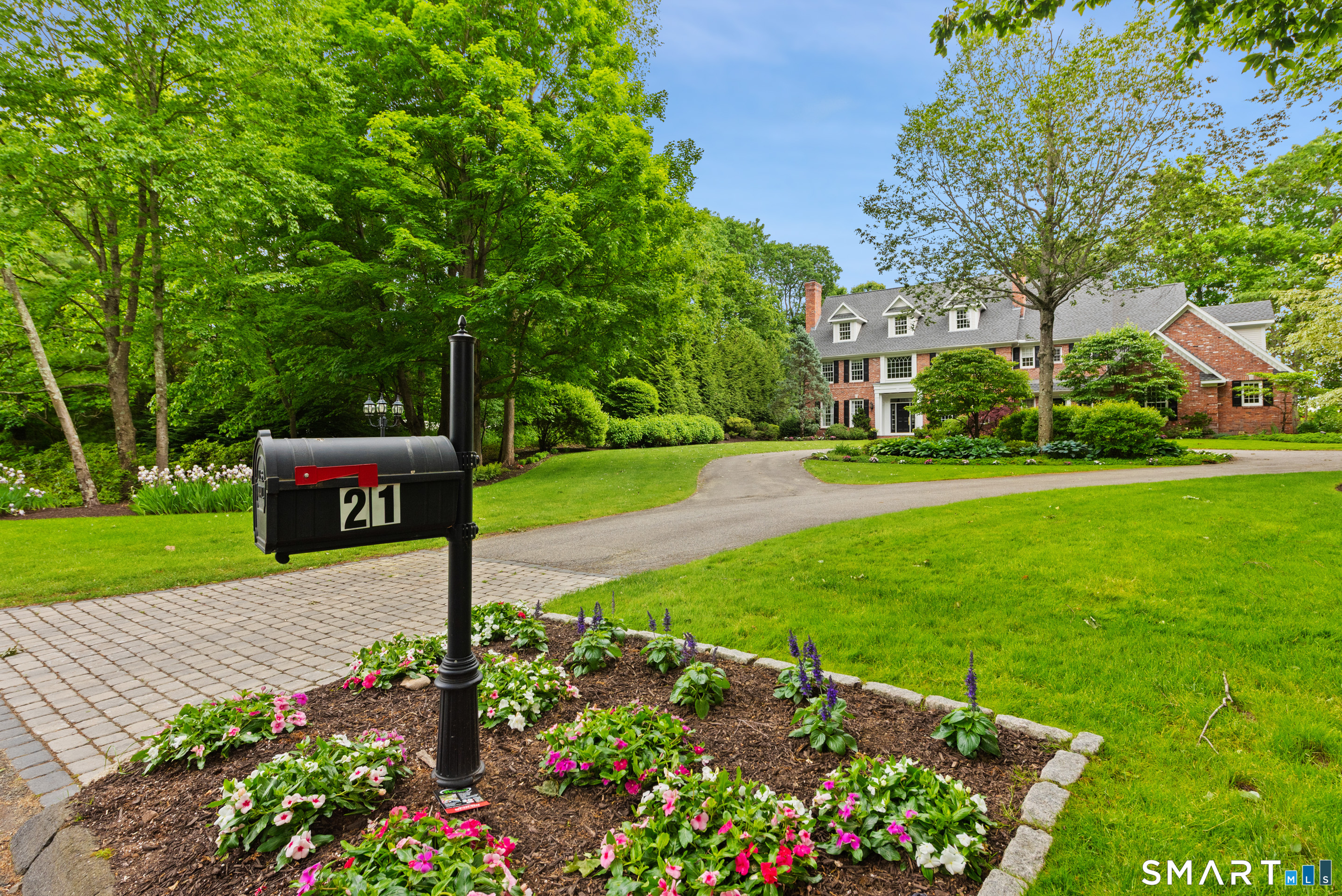 21 Williamsburg Lane Avon CT 06001