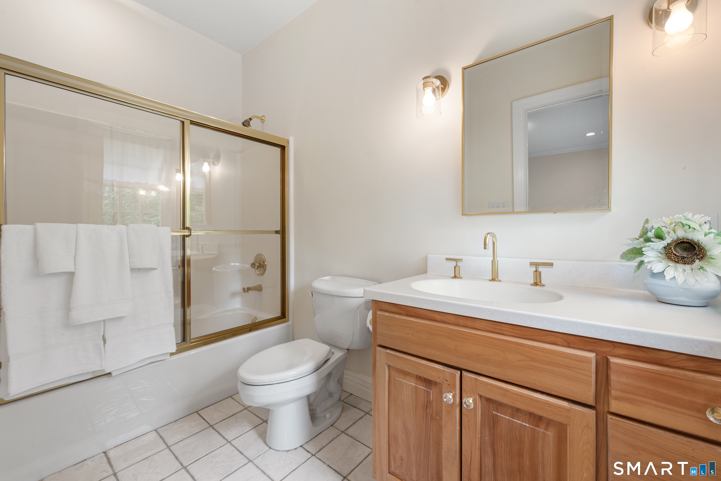 21 Williamsburg Lane Avon CT 06001