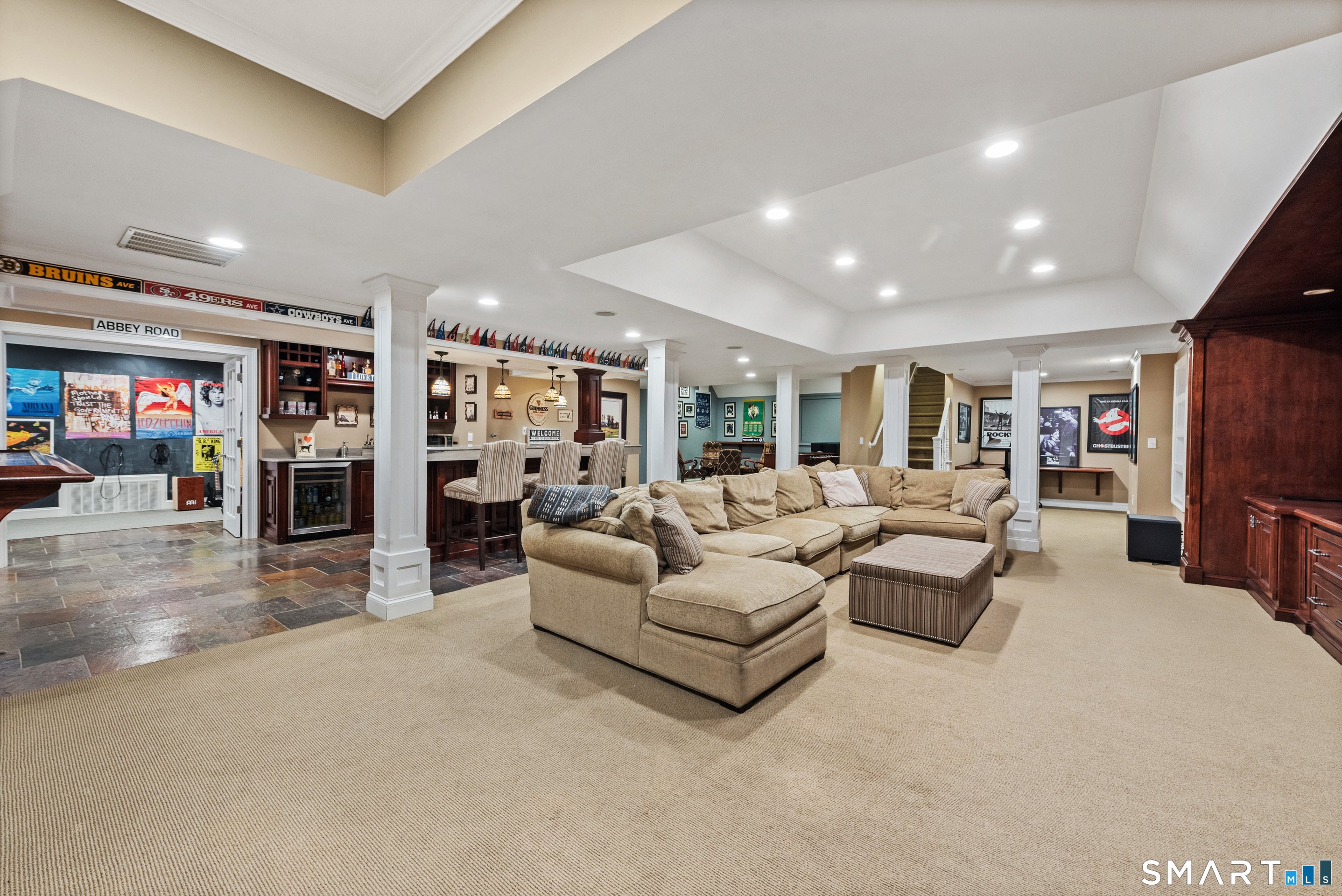 21 Williamsburg Lane Avon CT 06001