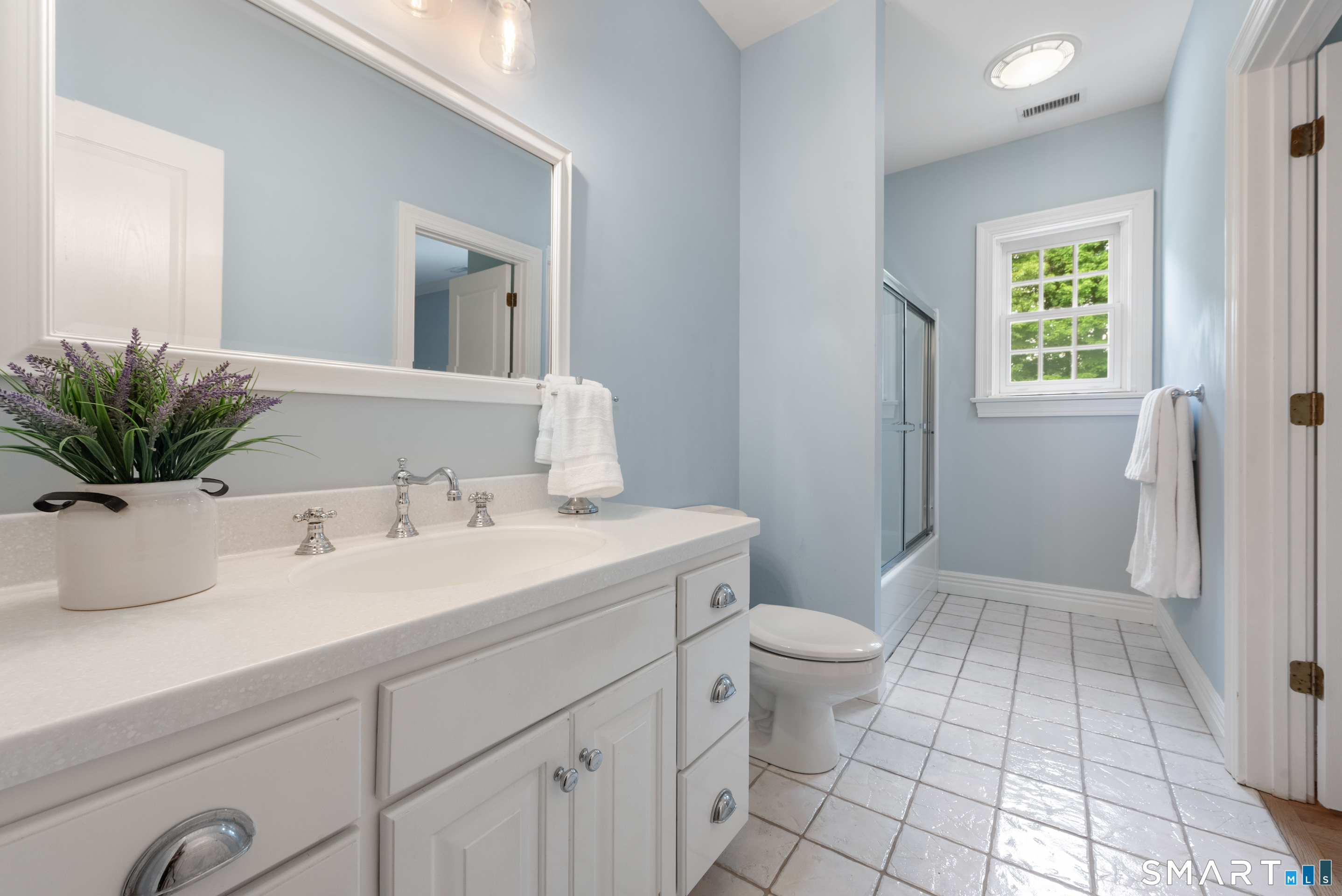 21 Williamsburg Lane Avon CT 06001