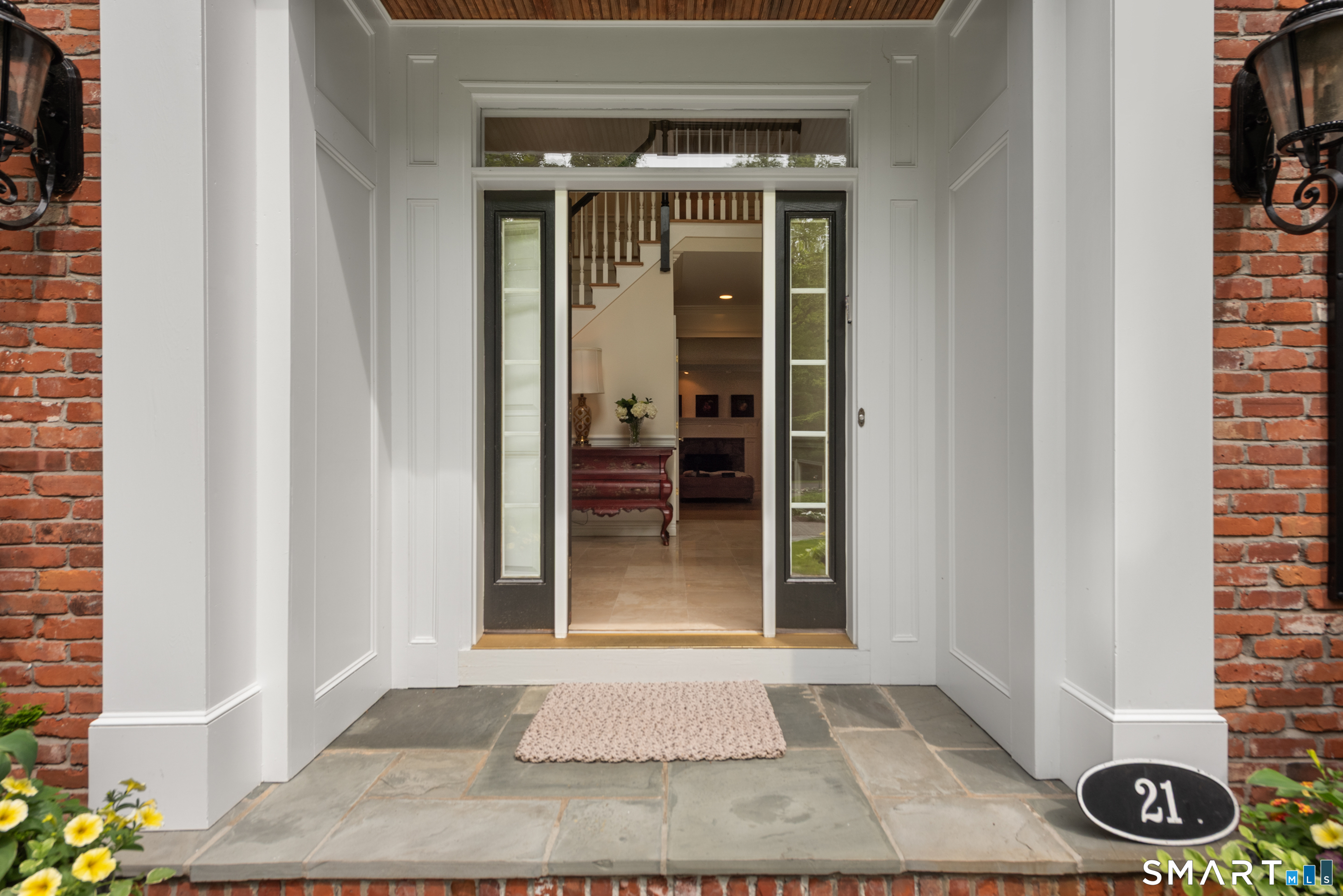 21 Williamsburg Lane Avon CT 06001