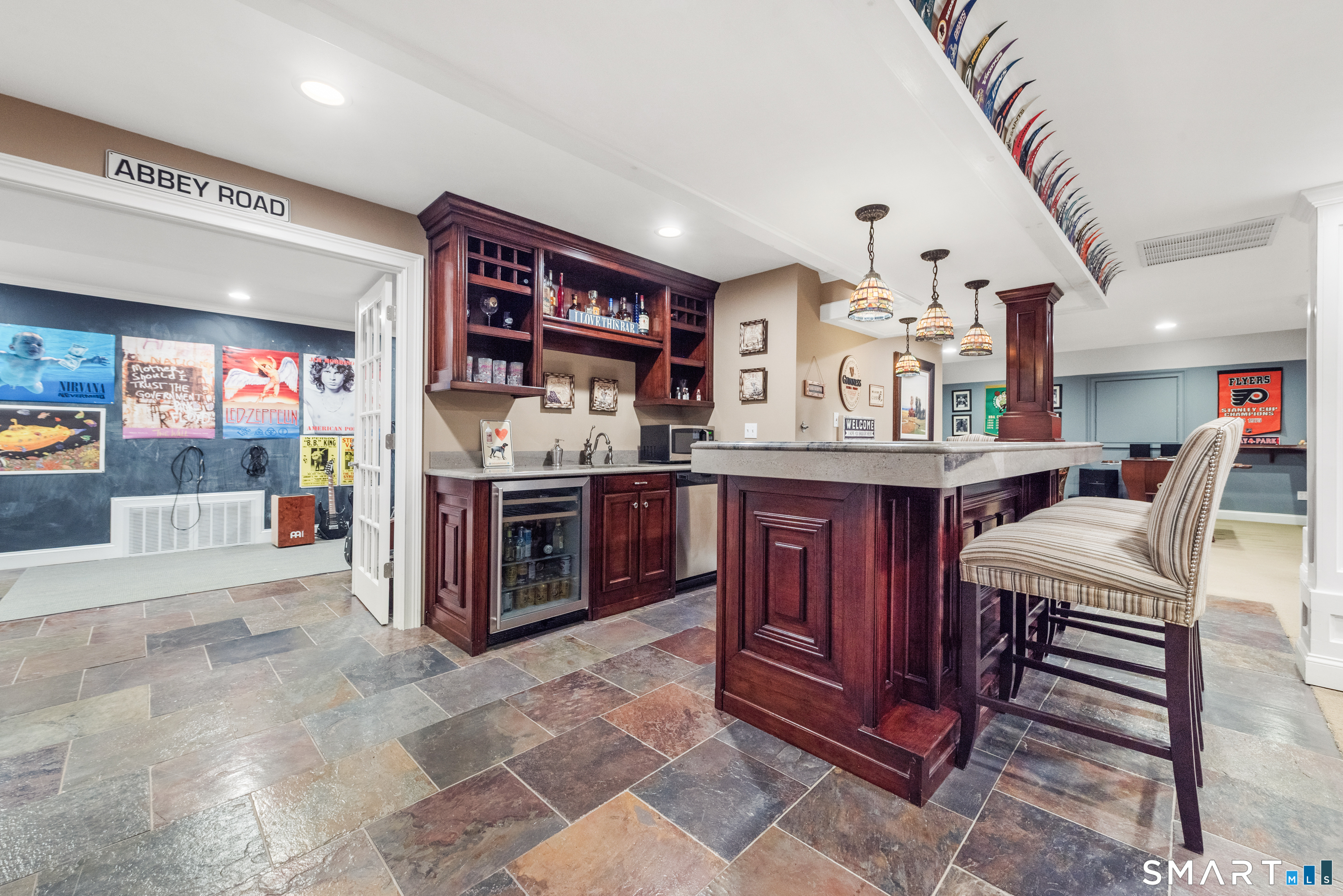 21 Williamsburg Lane Avon CT 06001