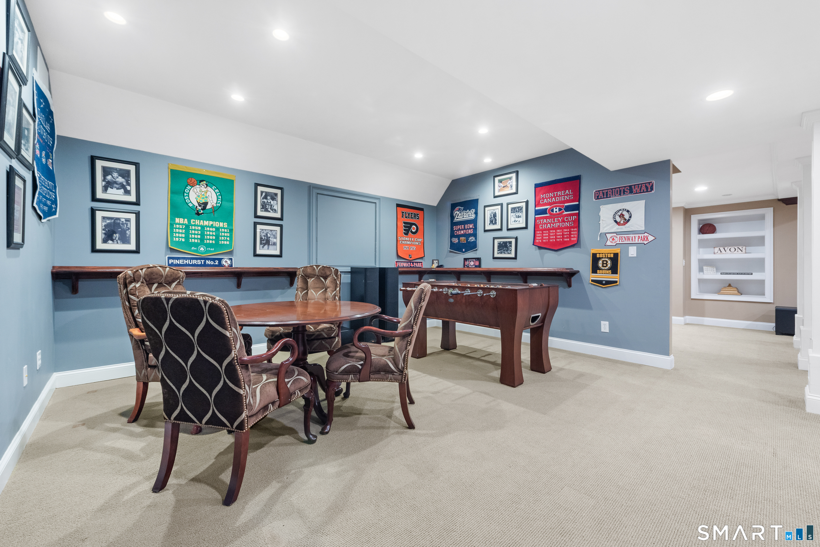 21 Williamsburg Lane Avon CT 06001
