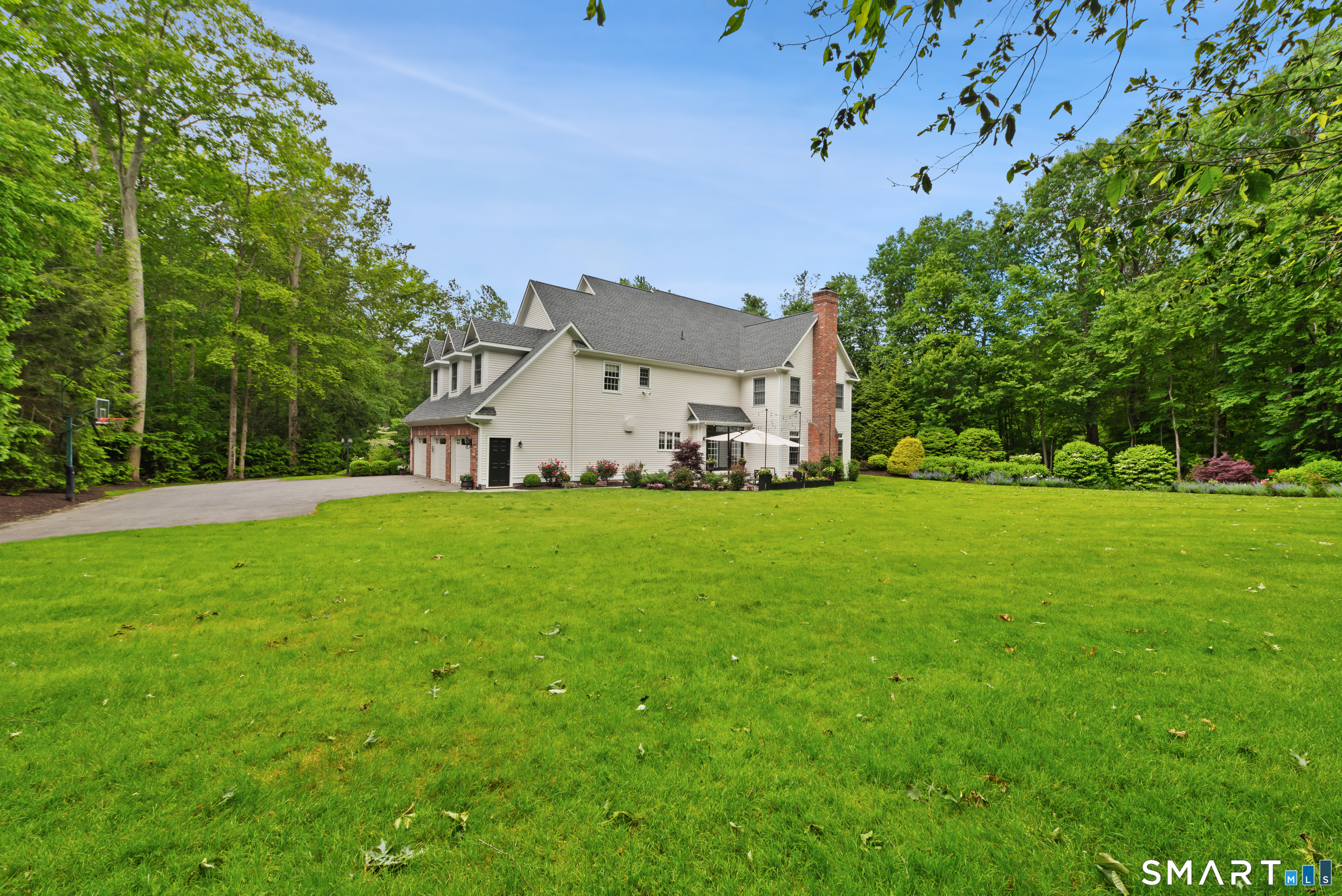 21 Williamsburg Lane Avon CT 06001