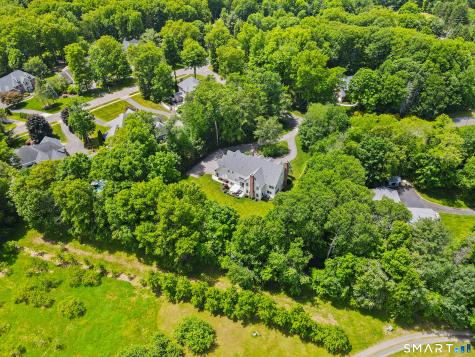 21 Williamsburg Lane Avon CT 06001