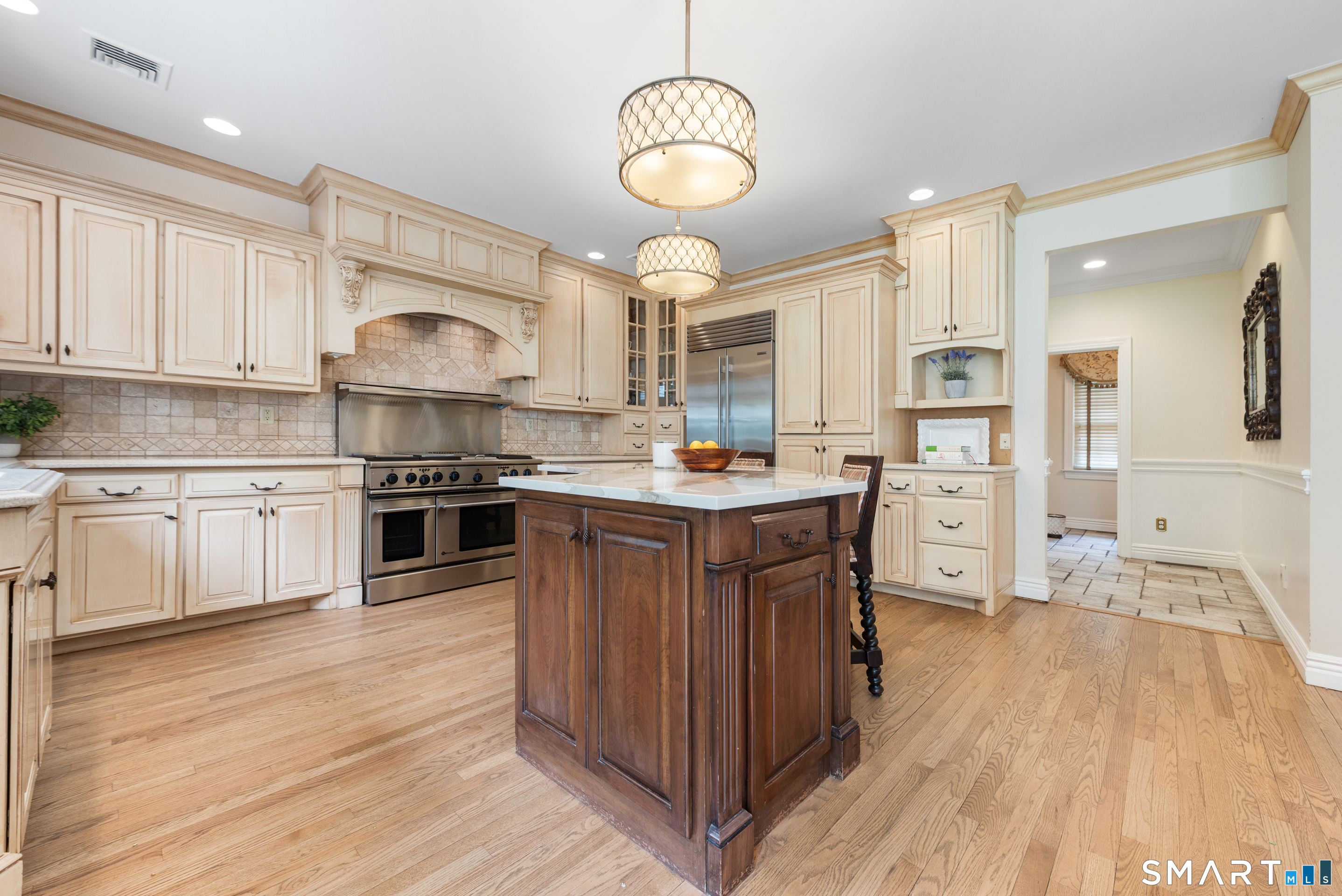 21 Williamsburg Lane Avon CT 06001
