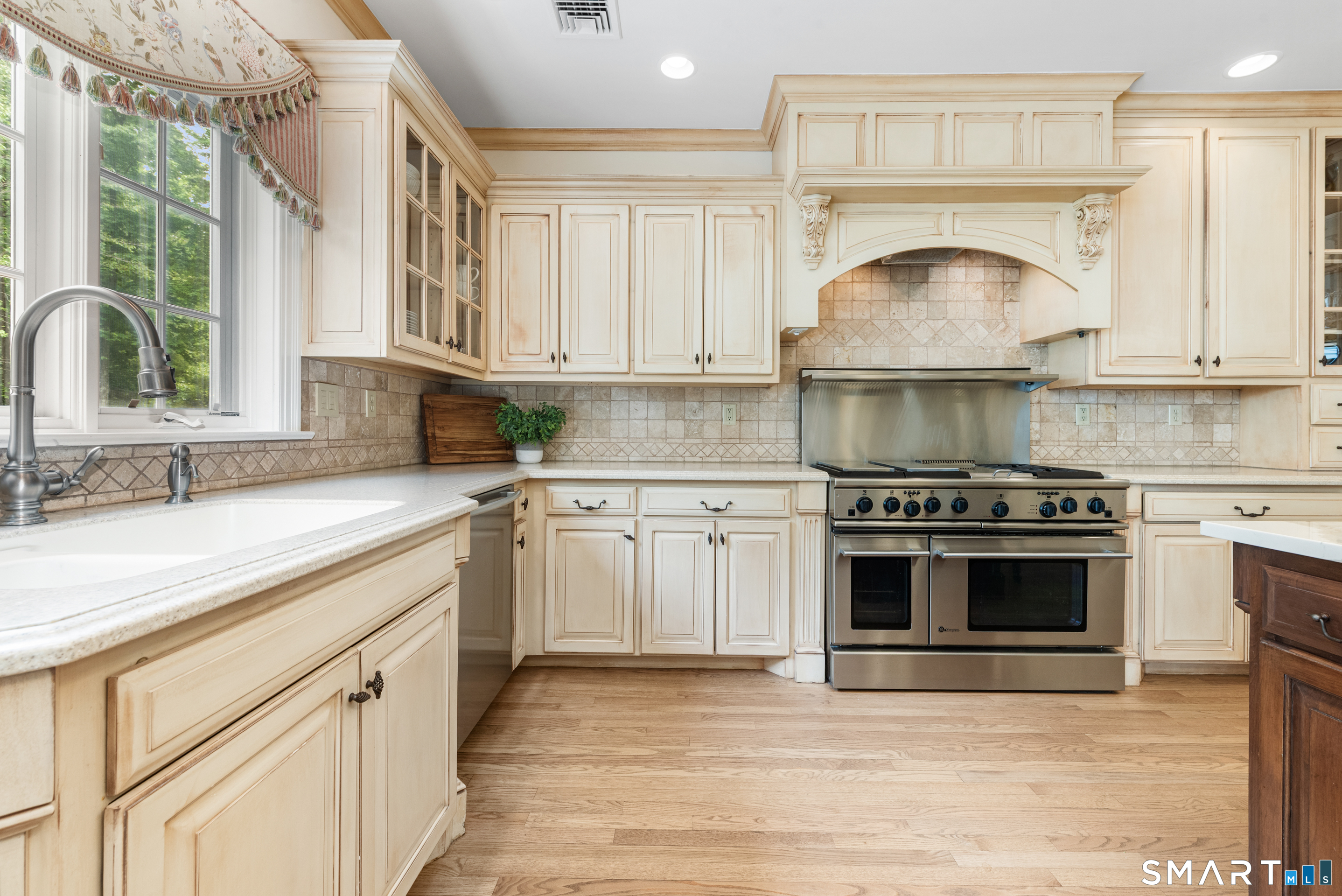 21 Williamsburg Lane Avon CT 06001