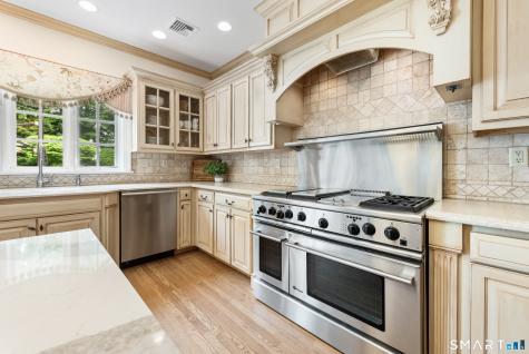 21 Williamsburg Lane Avon CT 06001