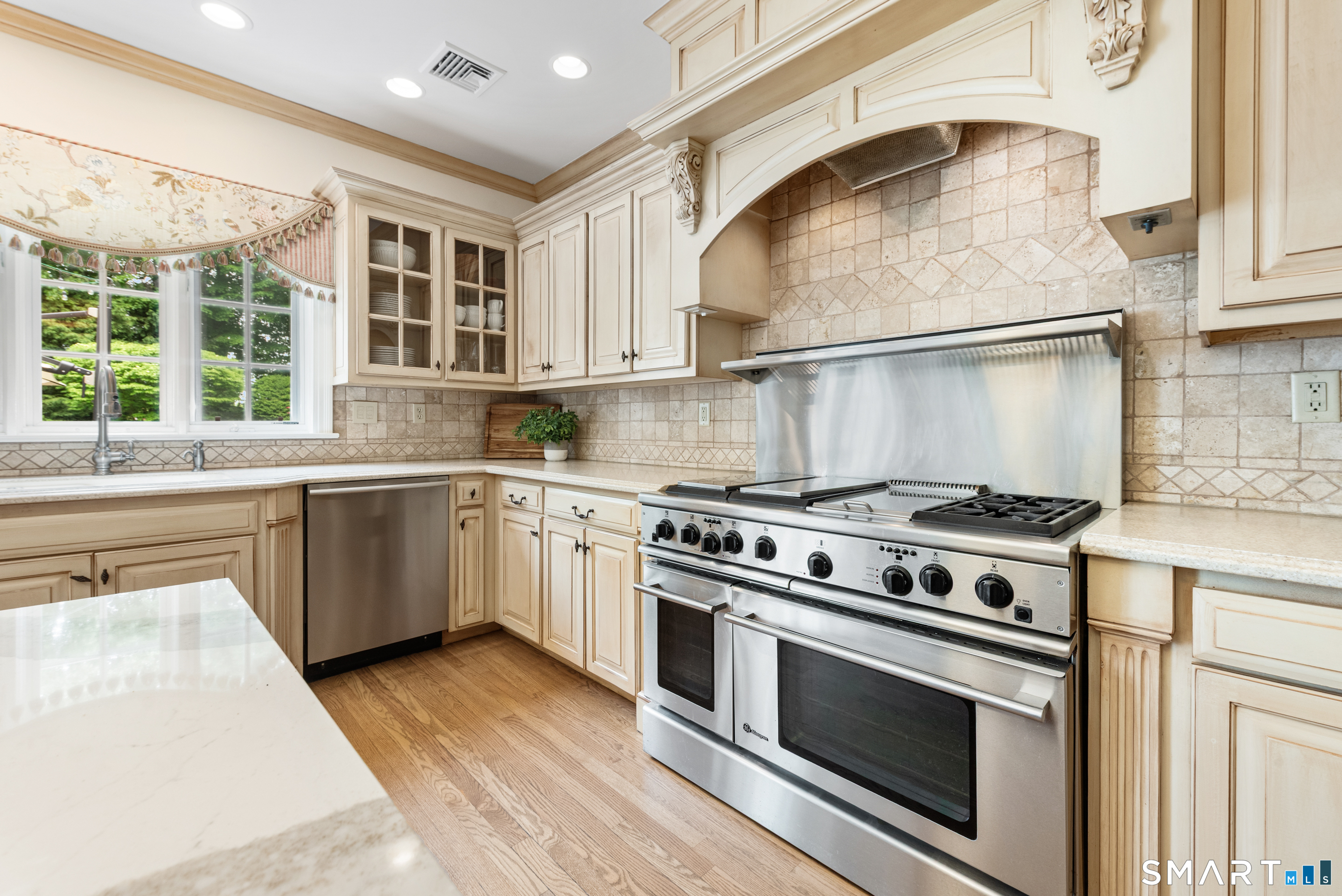 21 Williamsburg Lane Avon CT 06001