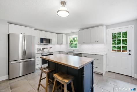 72 Lakeview Heights Tolland CT 06084