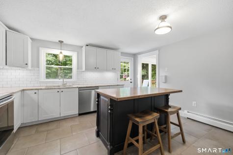72 Lakeview Heights Tolland CT 06084