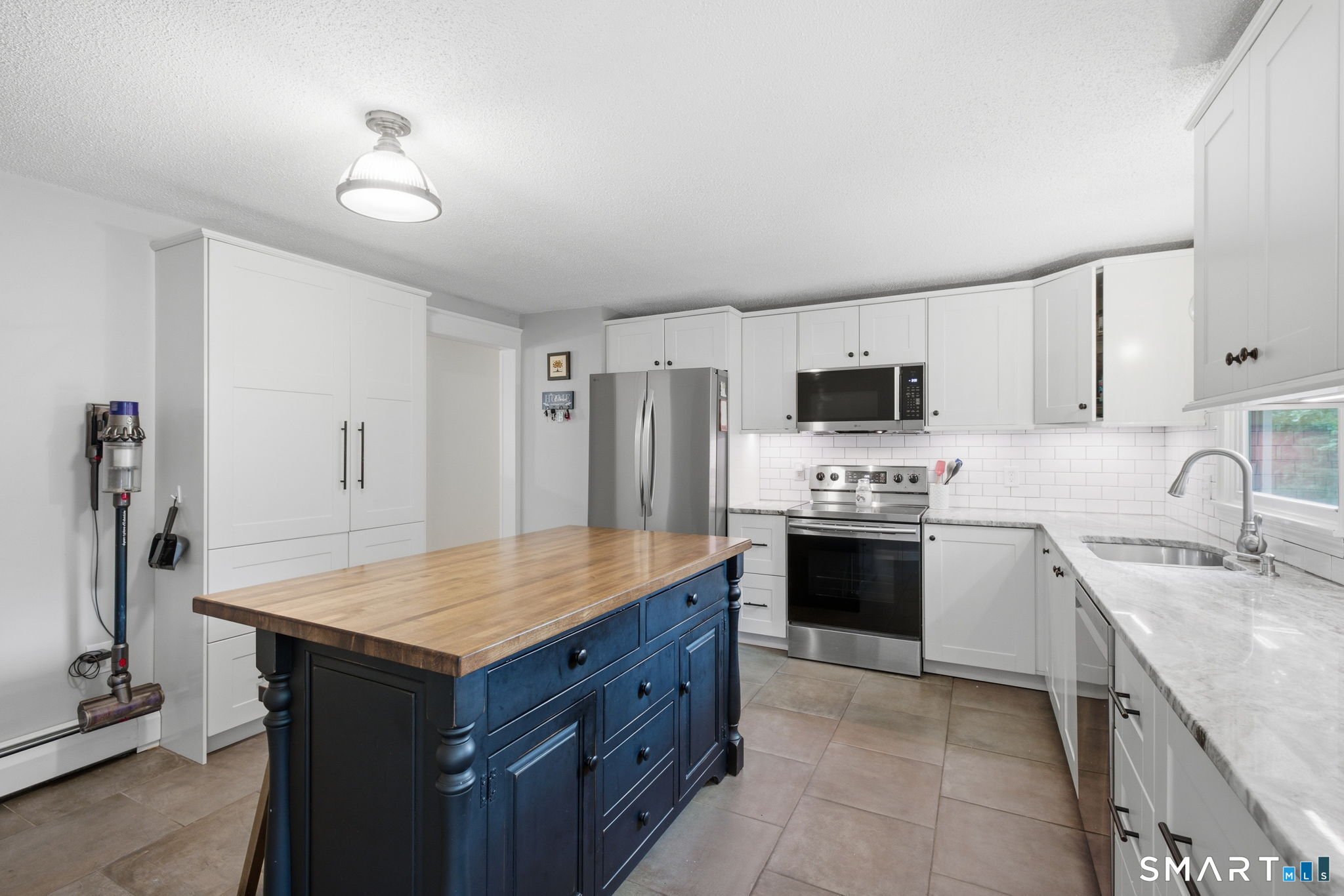 72 Lakeview Heights Tolland CT 06084
