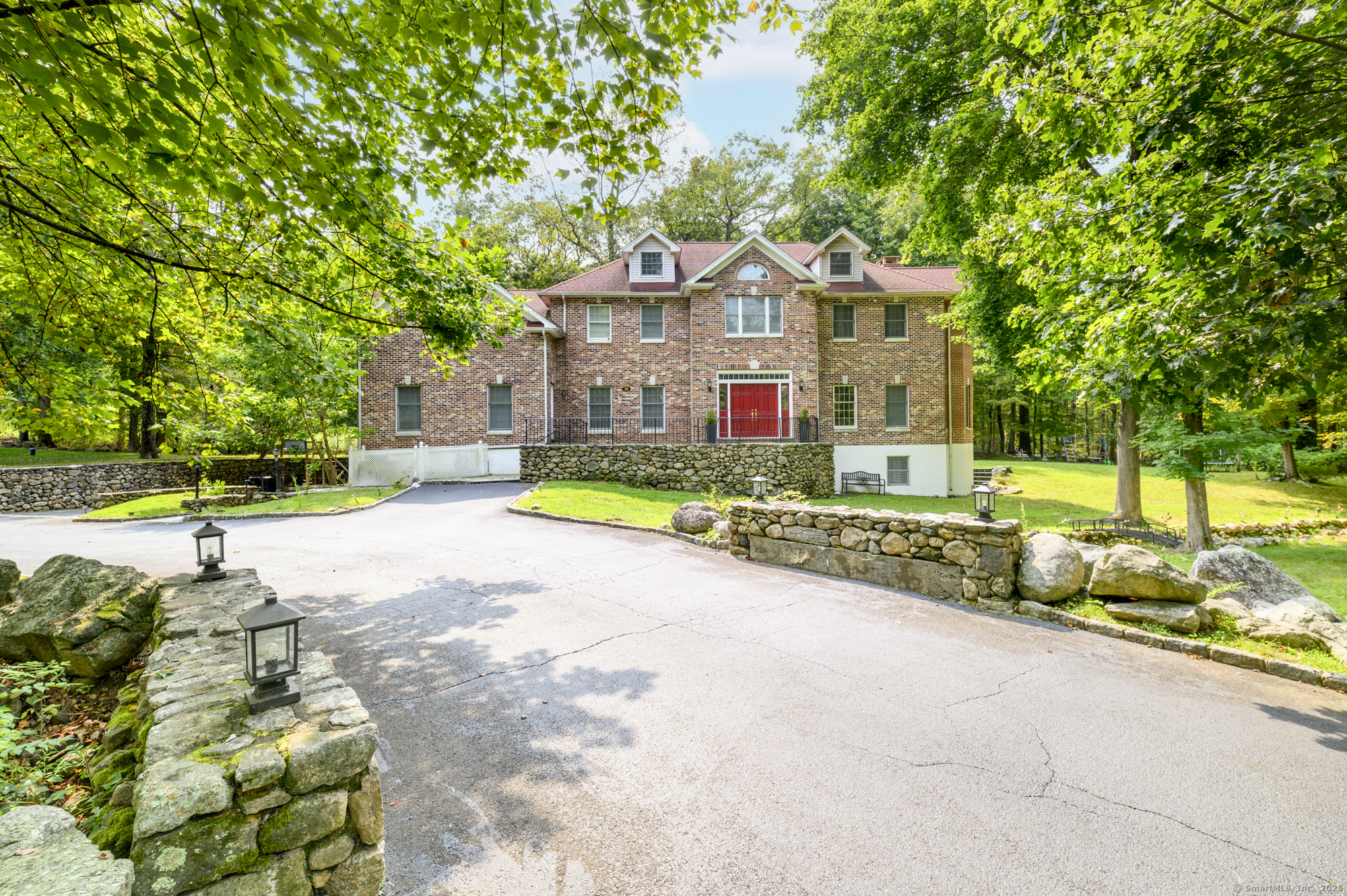 185 Interlaken Road Stamford CT 06903