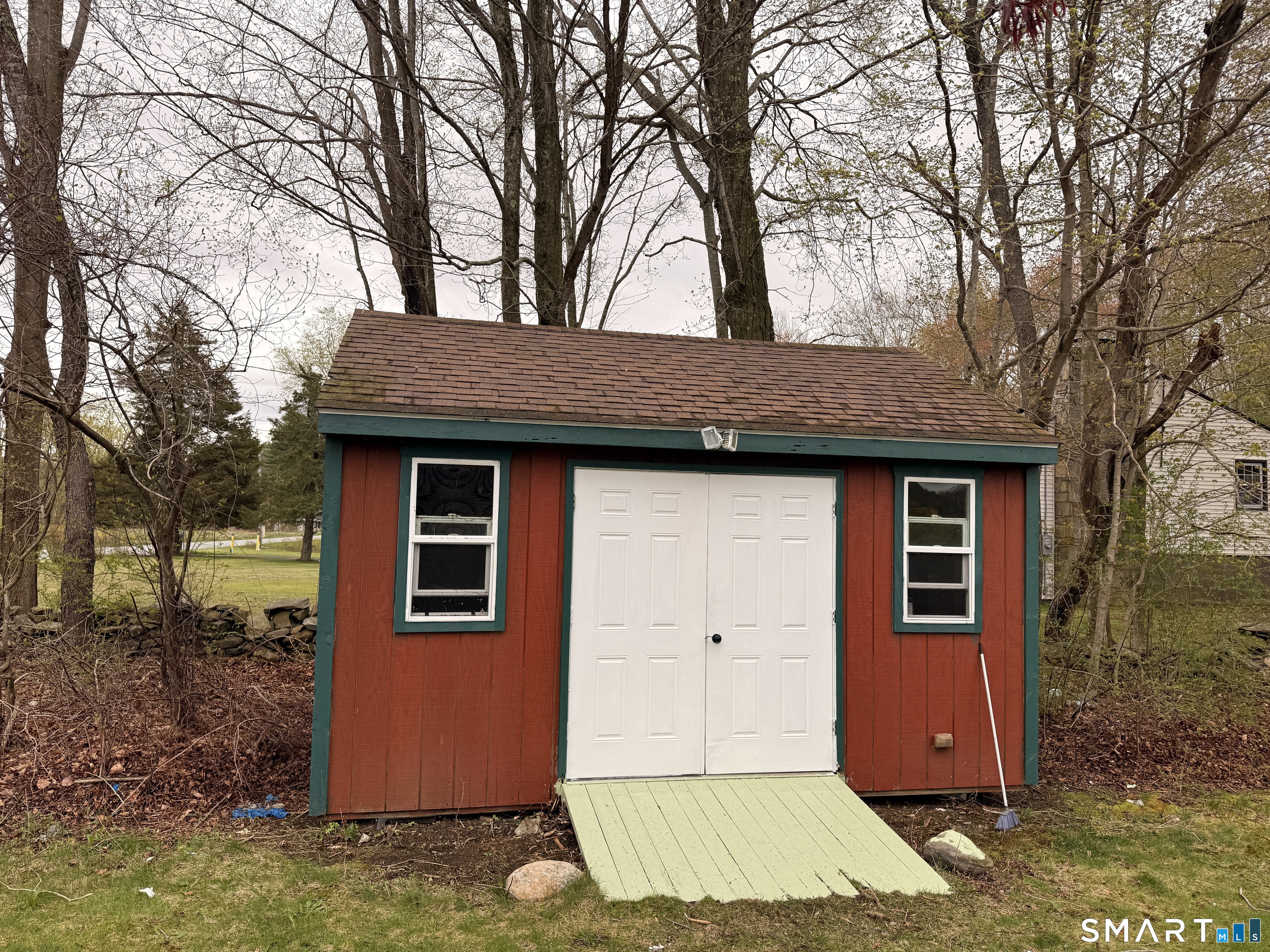 26 Tourtellotte Road Putnam CT 06260