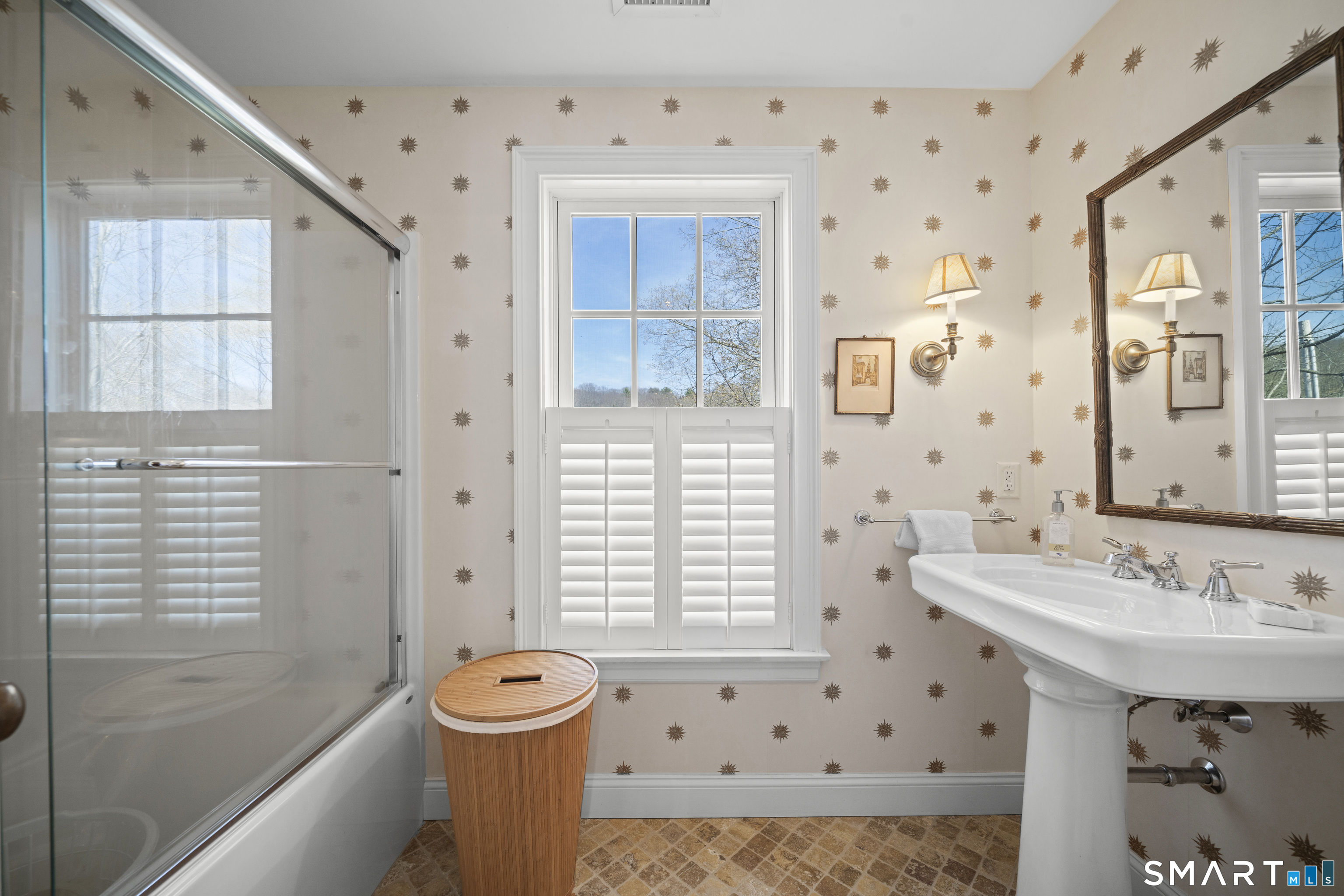 1 Coles Court Norwich CT 06360