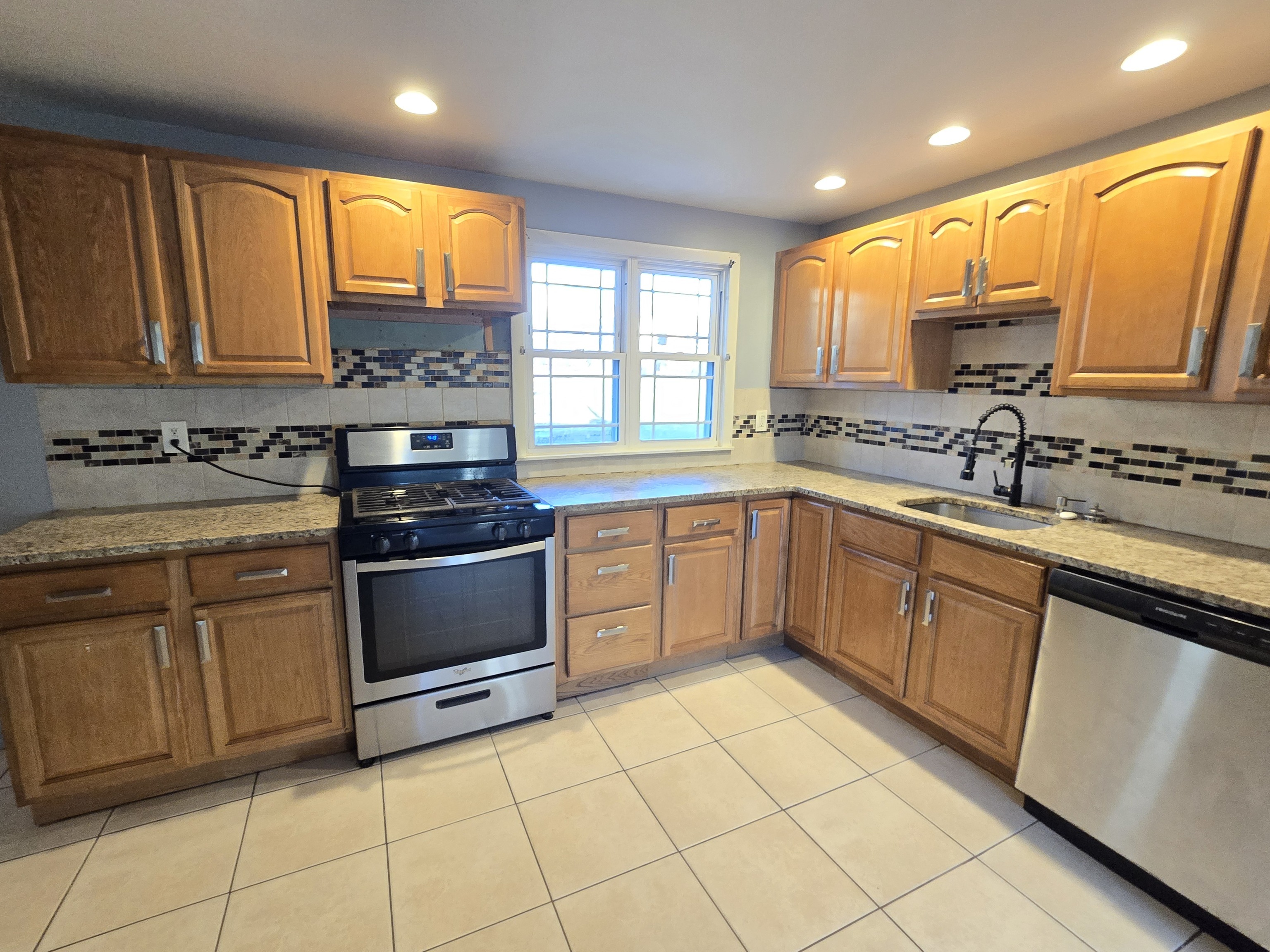 207 Arnold Drive East Hartford CT 06108