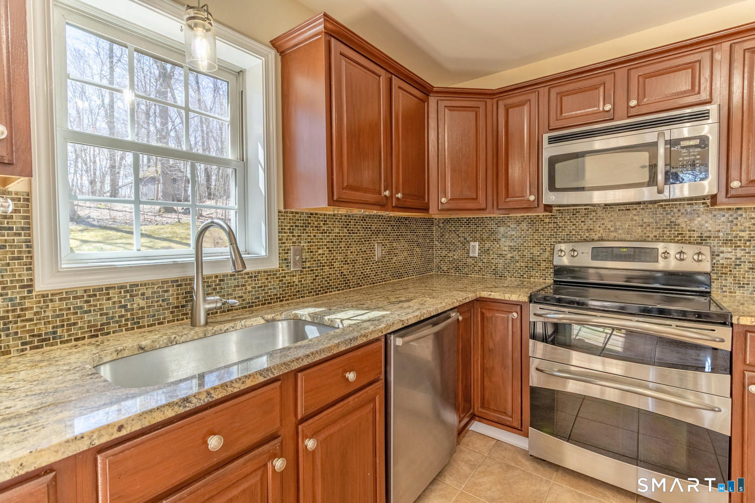 17 Flatbrook Road East Hampton CT 06424