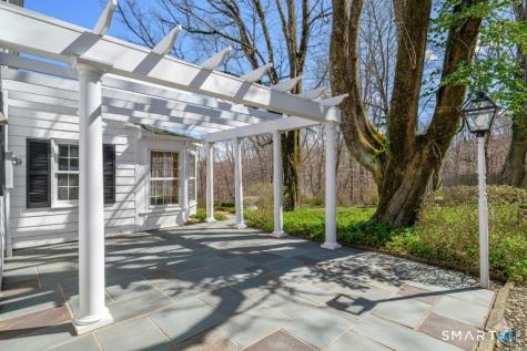 25 Taunton Lane Newtown CT 06470