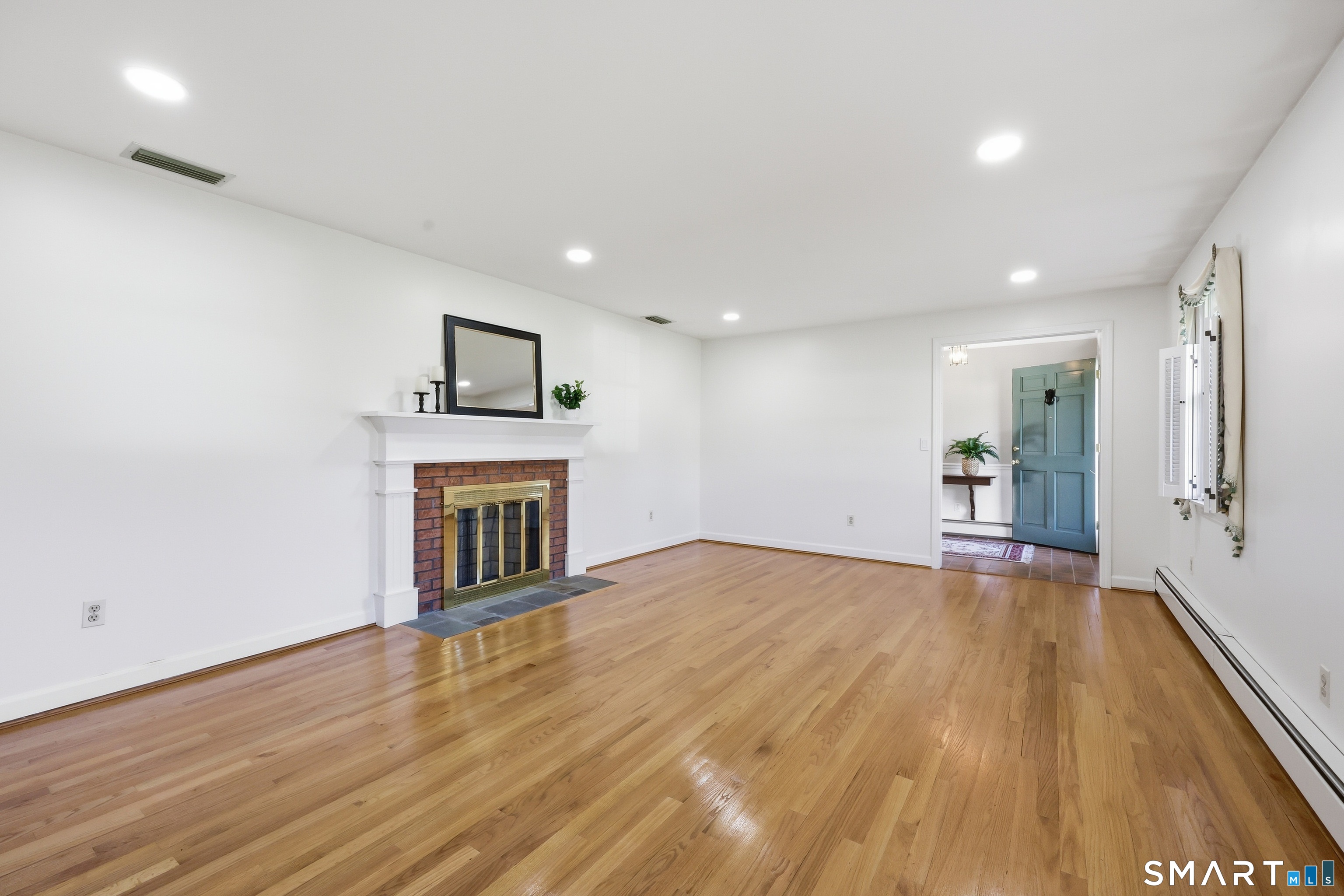 19 Andmar Lane South Windsor CT 06074