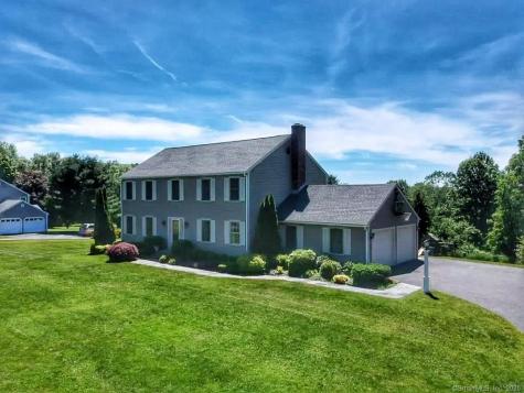 4 Pond Valley Road Woodbury CT 06798
