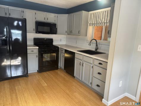 95 Cottonwood Lane Montville CT 06382