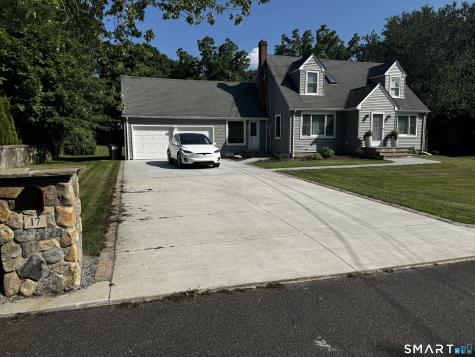 17 Anthony Place Trumbull CT 06611