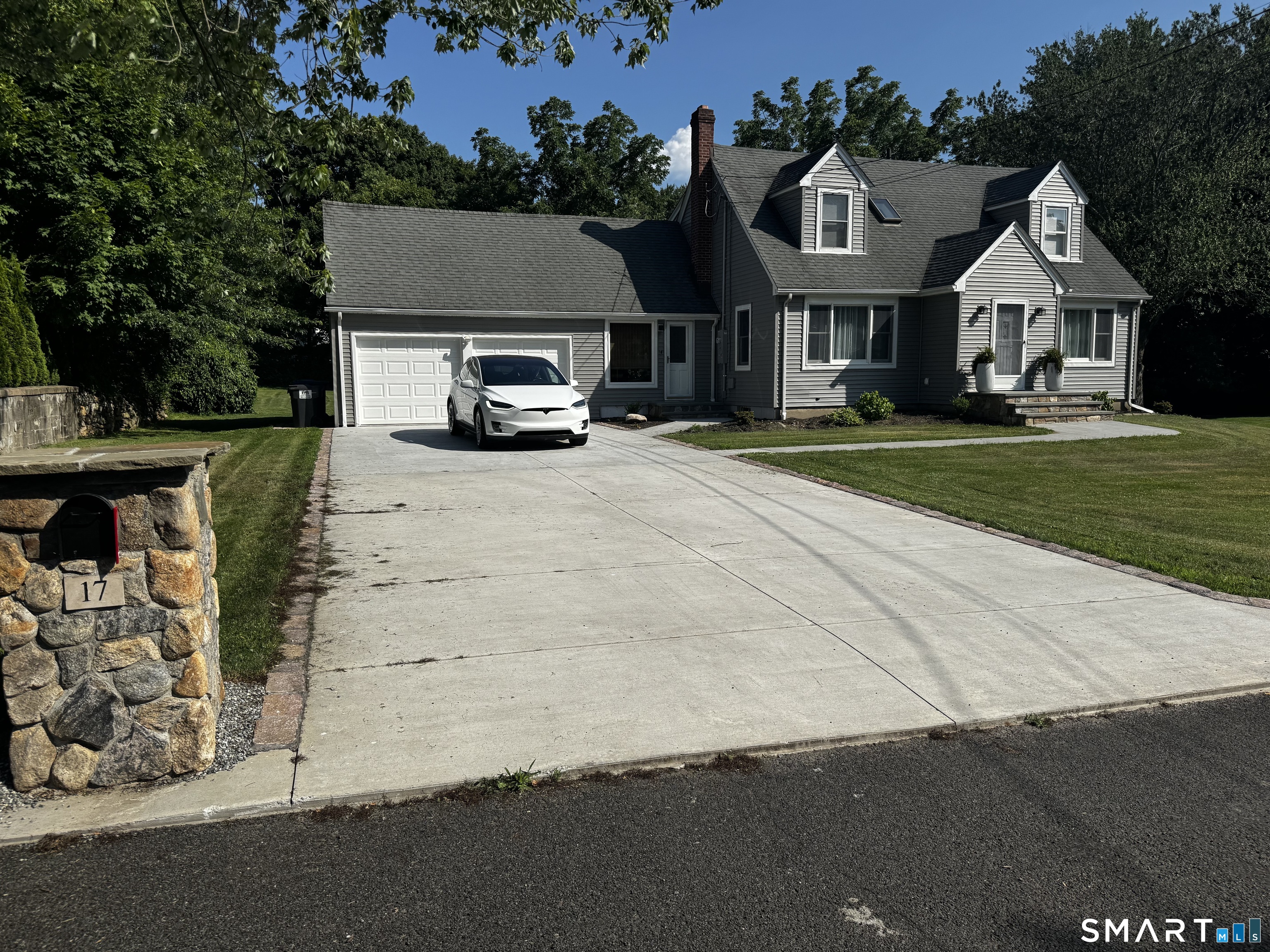 17 Anthony Place Trumbull CT 06611