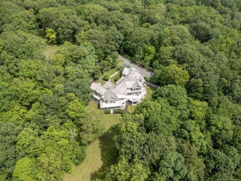 55 Tanners Drive Wilton CT 06897
