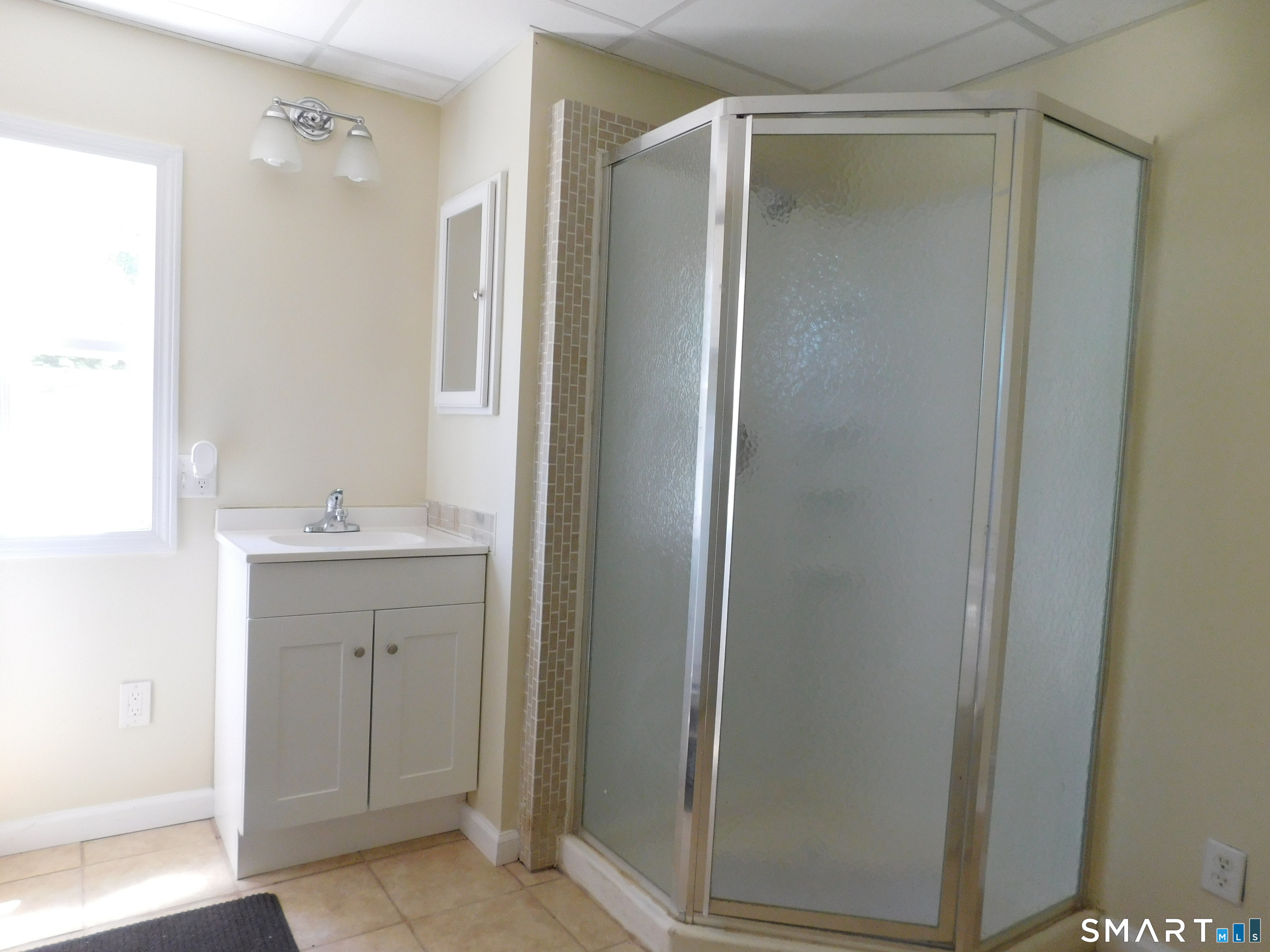 24 E Street Groton CT 06340