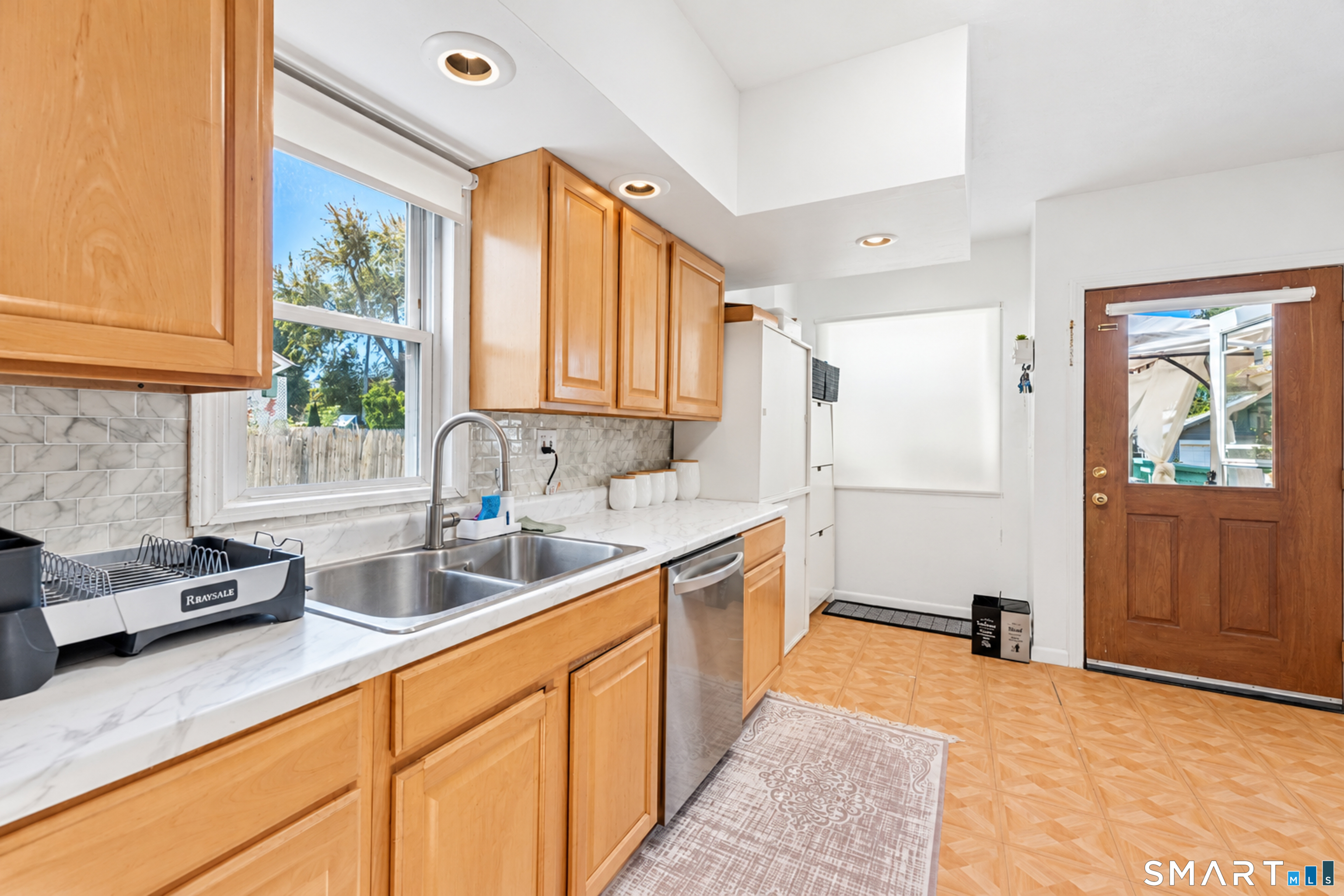 406 First Avenue West Haven CT 06516